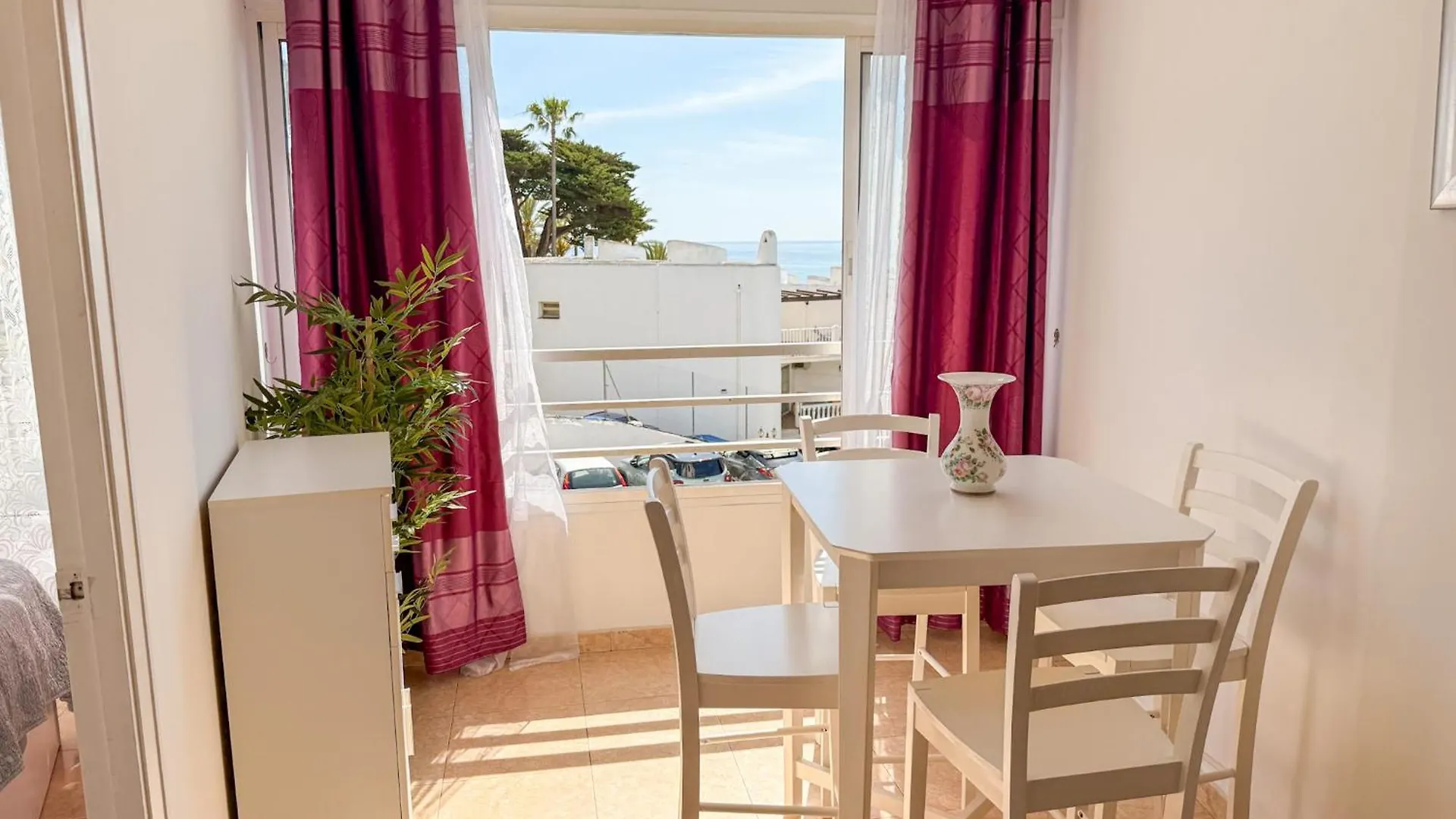 Apartmán Casa La Luna- Beachfront 1Br With Sea Views Marbella