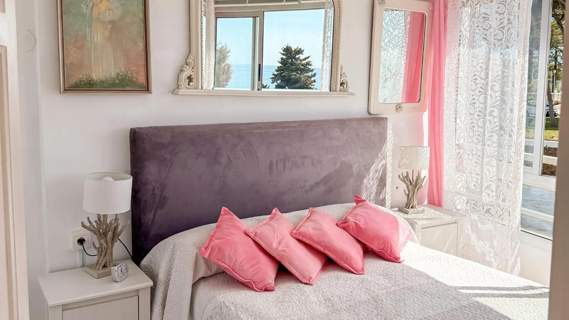 Casa La Luna- Beachfront 1Br With Sea Views Marbella
