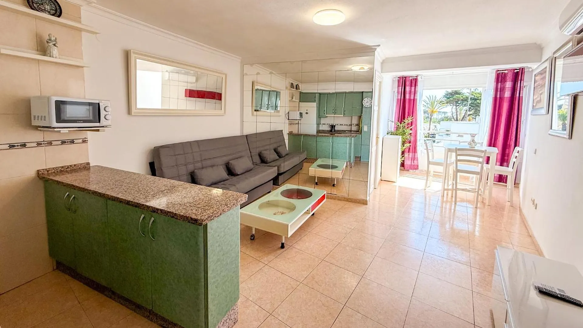 Apartament Casa La Luna- Beachfront 1Br With Sea Views Marbella
