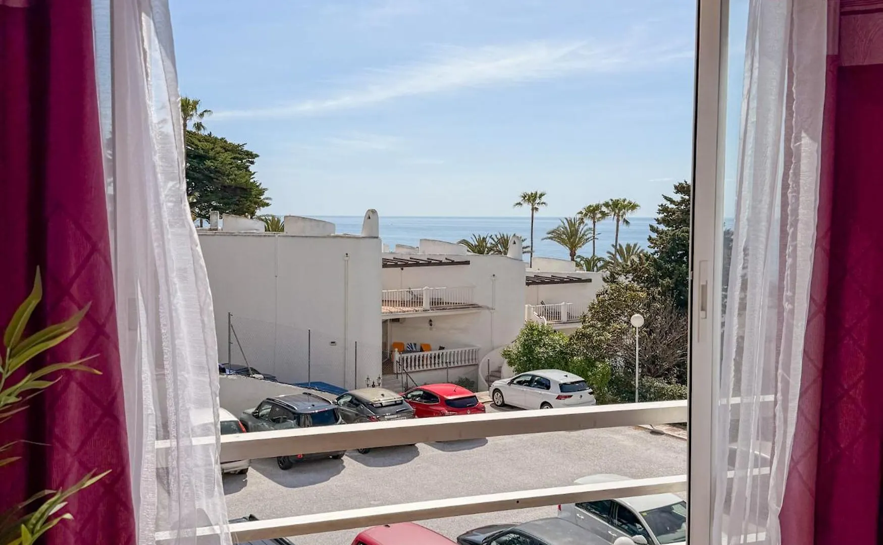 Casa La Luna- Beachfront 1Br With Sea Views Marbella