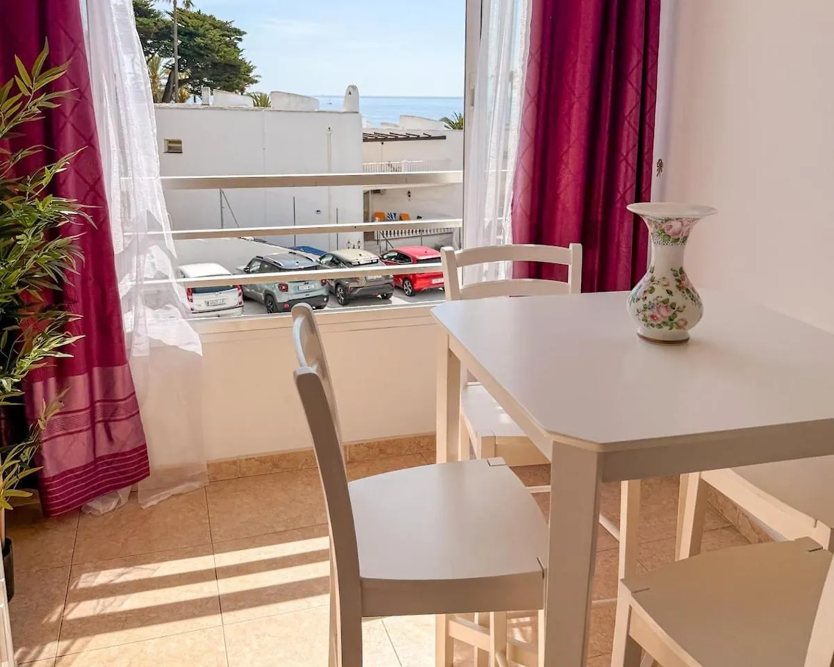 Casa La Luna- Beachfront 1Br With Sea Views Marbella